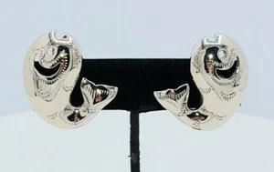 Orecchini Vintage Trifari Clip On Tono Argento Fantastici Orecchini Pesci - Foto 1 di 8