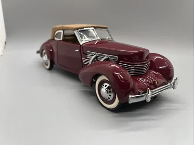 Franklin Mint 1937 Cord 812 Phaeton Coupe 1/24 Diecast Scale with Issues - Image 1 of 4