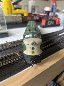 PROTO 2000~#8716-SOUTHERN E8/9 W/MARS LIGHT LOCOMOTIVE #~DC-HO SCALE #2905 - Picture 1 of 9
