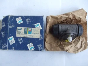PEUGEOT CITROEN GENUINE 440243 Wheel Cylinder 305,204 sedan 304 coupe 1.1,  1.4 - Picture 1 of 1