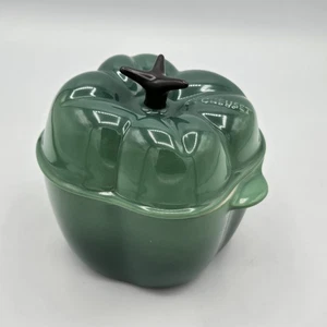 Le Creuset grüne Paprika Kasserolle Petite Steingut Cocotte - Bild 1 von 9