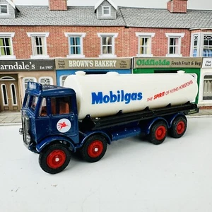 EFE 1:76 OO Railway AEC Mammoth Mobilgas Diecast Tanker Lorry Model - Picture 1 of 2