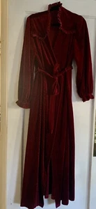 Vtg 80s Violette Wine Red Velour Houserobe Glamour Ruffle Collar Med to Lg - Picture 1 of 13