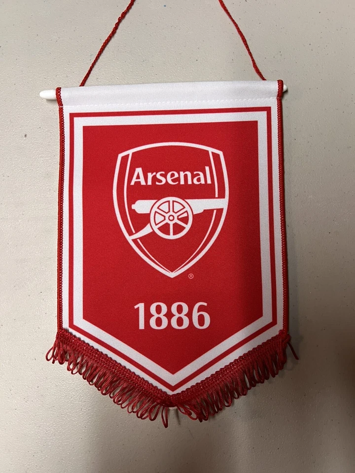 Arsenal Red Crest pennant