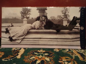 Greeting Card il bacio Kissing at Fountain Santoro NT013 B/W Blank New Unused - Picture 1 of 3
