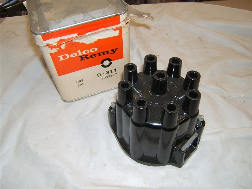 1958 1959 1960 Cadillac Tri-Power Distributor Cap nos 1937677 - Image 1 of 4