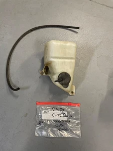 🔥 #3. 77 - 90 CHEVY/CAPRICE/IMPALA PARABRISAS LAVADORA DEPÓSITO TANQUE - Imagen 1 de 5
