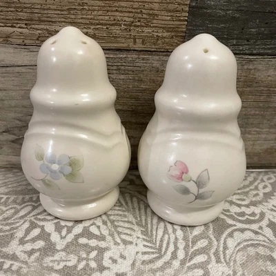 Pfaltzgraff Tea Rose Salt & Pepper Shakers Floral Design Ceramic Kitchen Dining - Image 1 of 4