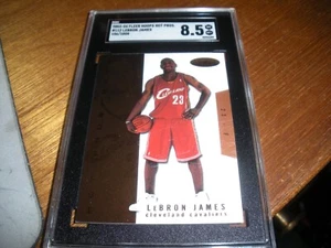 2003-04 Fleer Hoops Hot Prospects #112 Lebron James 156/1000 grado SGC 8,5 casi nuevo/m - Imagen 1 de 5