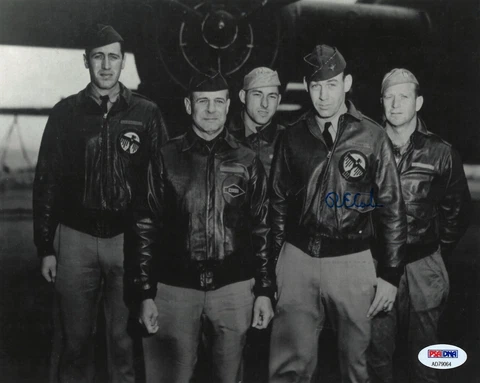 RICHARD E. COLE SIGNED 8X10 PSA DNA AD79064 (D) WWII DOOLITTLE RAIDERS CREW #1 Cover