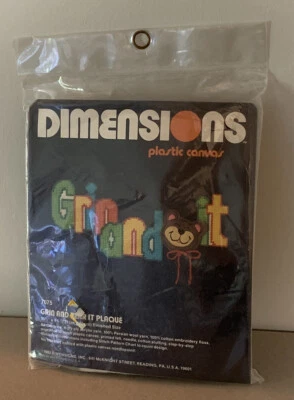 NOS 1982 DIMENSION PLASTIC CANVAS KIT Grin And Bear It Sealed Package New - Image 1 of 3