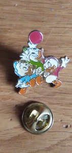 Pin's Disney , Riri , Fifi , Loulou  ( Arthus Bertrand ) - Picture 1 of 2