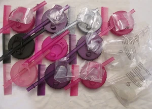 Lotto D 12 Rainbow Shadow High 3 pezzi supporti bambola + pettini rosa viola nero bianco - Foto 1 di 3