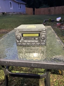 02 03 04 Honda CRV AM FM 6 disc CD Set Radio receiver 1TN1 39100-SCA-A201 - Picture 1 of 8