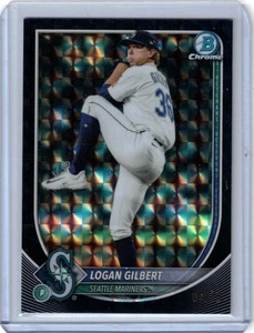 Bowman 2025 cromo Logan Gilbert refractor geométrico negro #04/10 Mariners - Imagen 1 de 1