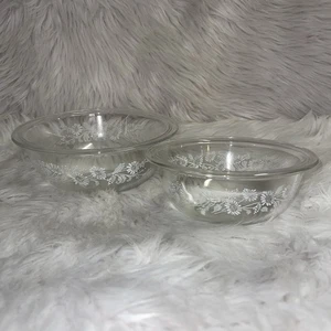 Vintage Pyrex Colonial Mist (weiße Spitze) 322 & 323 klare Rührschüsseln 1 & 1,5 L - Bild 1 von 7