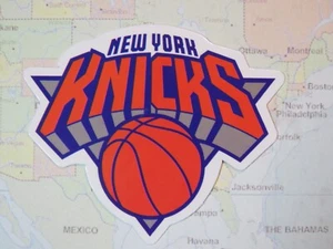 PEGATINA DEPORTIVA COLECCIONABLE - New York KNICKS = Equipo de baloncesto profesional de la NBA - Imagen 1 de 2