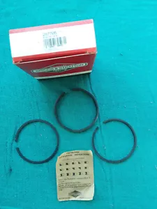 Nos Briggs & Stratton Motorringe Teilenr. 297705 0,010 Zoll Übergröße - Bild 1 von 2
