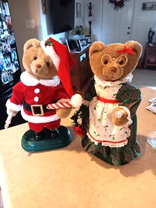 VTG AVON Holiday Harmony Twinkling 14”Musical Mr & Mrs Claus Teddy Bear - Picture 1 of 6