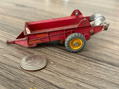 Esparcidor de estiércol Dinky Toys Meccano Massey Harris 321 Foto 1 de 4