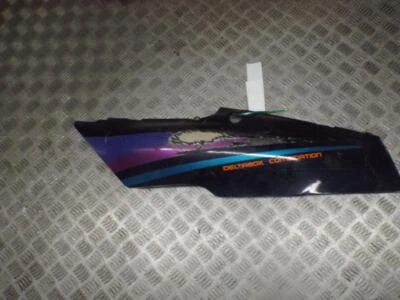 Cubierta del panel del carenado trasero izquierdo Yamaha FZR600 3HE  Foto 1 de 4