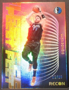 Luka Doncic 2023-24 Panini Recon Fleet Feet Gold #18 (02/10) Dallas Mavericks - Foto 1 di 2
