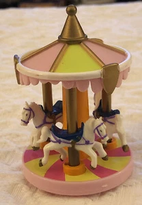 1995 Vintage Polly Pocket Bluebird Disney Carousel Magic Kingdom Castle Figure - Picture 1 of 9