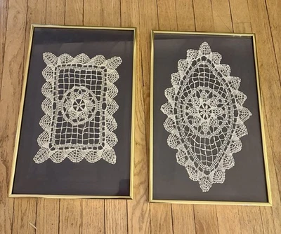 Tapetes de ganchillo hechos a mano mate y enmarcados - marco dorado, gris/azul mate Foto 1 de 4