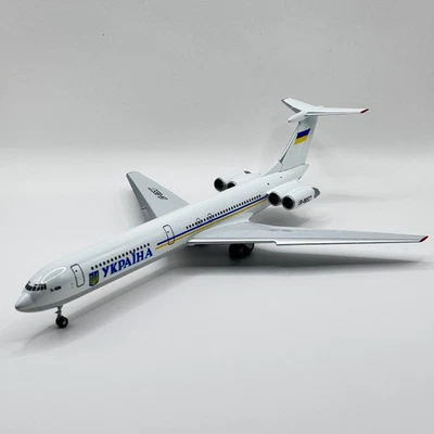 Ilyushin Il-62 “Ukraine” | Reg: UR-86527 | 1:200 Scale Plastic Model - Image 1 of 4