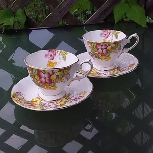 Royal Albert England Clematis 2 tazze da tè/caffè @ 2 piattini Bone China vintage - Foto 1 di 10