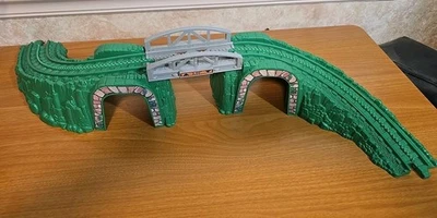 Fisher Price GeoTrax Зеленый Горный Туннель Мост Трек 3 Шт. Набор с Арками - Изображение 1 из 3