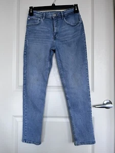 H&M Boys Blue Jeans Relaxed Slim Fit Waist Size 32x28 Denim Zip Button Fly Good - Picture 1 of 7