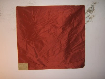 Highland Court "Colores Sólidos" restos 100% seda, varios colores Foto 1 de 4