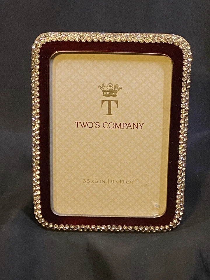 RARO TWOS COMPANY ESMALTE VERMELHO E CRISTAL INCORPORADO 3,5 x 5” QUADRO NOVO COM ETIQUETAS TOM DOURADO - Imagem 1 de 4