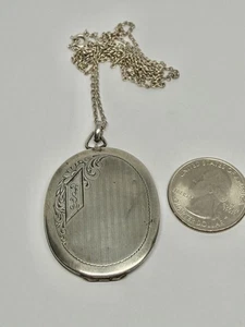 Frühe Art Deco ovale gravierte Schriftrolle & Blume Sterlingsilber Medaillon Halskette 18 Zoll - Bild 1 von 15