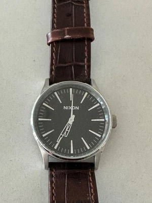 Reloj Nixon Sentry 38 Correa Cuero Gator Marrón A377-1887 / A377 1887 / A3771887 Foto 1 de 3