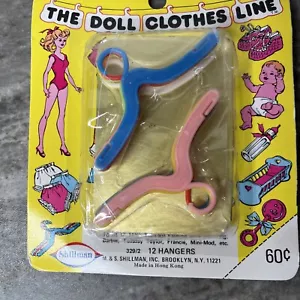 Perchas de ropa para muñeca Barbie Francie - 9 perchas abiertas de colección Shillman - Imagen 1 de 3
