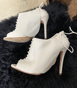 Camilla Skovgaard Leather Stilettoes Corset Laces Flaps Ivory 38 SO UNUSUAL!! - Picture 1 of 8
