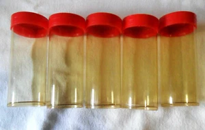 Menge 5 Vintage Bernstein KUNSTSTOFF GLÄSER rote Kappen zur Aufbewahrung von Perlen oder kleinen Bastelartikeln - Bild 1 von 5