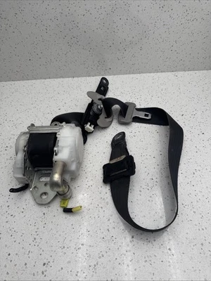 2007–2012 Lexus LS460 Front Left Seat Belt Pretensioner OEM J090331 B414-16 Foto 1 de 4