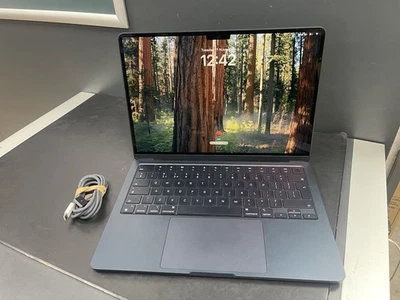 Apple MacBook Air 13 Inch 2024 M3 16gb Ram 512gb SSD 99% Battery Health - Image 1 of 4