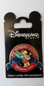 DLP Disney Santa Claus Dress Tinker Bell Gift Pin Trading Event LE 400 81718 - Picture 1 of 2