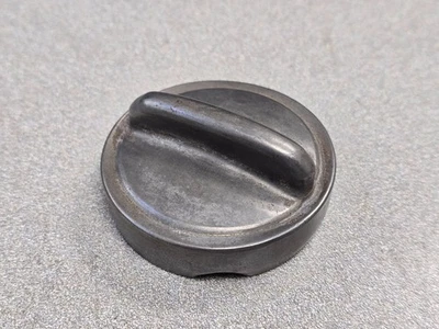 NICE USED ORIGINAL PORSCHE 356B 356C 356SC 911 912 GAS OIL CAP WITH GASKET - Image 1 of 3