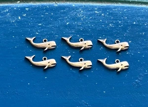 SEA WORLD OCEAN JEWELRY 2 WHALE PEWTER CHARMS OR PENDANTS ALL NEW. - Picture 1 of 1