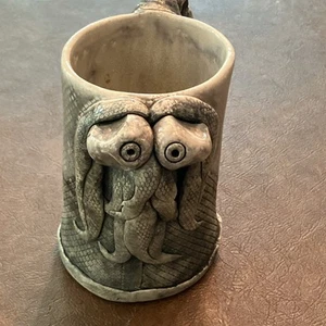 Taza de cerámica vintage firmada por Richard Susan Marshall NC Woo Creature - Imagen 1 de 6