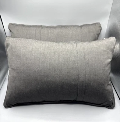 Sunbrella 2 件装矩形户外枕头 21 英寸 x 12.5 英寸灰色 — 第 1/4 张图片