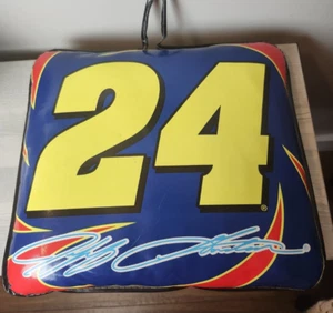 2007 NASCAR Jeff Gordon 24 Dupont Motorsports stadium cushion - Picture 1 of 2