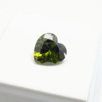 Stunning! Peridot Heart - 5.40ct+10x10mm  Russian Lab Peridot - Loose Gemstone - Image 1 of 4