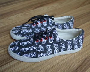 Bucketfeet Pineapple Grenades Lace Up Sneakers Womens Sz 6 - Picture 1 of 7