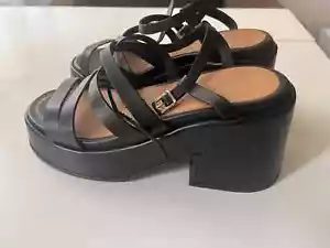 Stylische GANNI Sandalen – Gr. 40, schwarz, Sommerschuhe, Riemchensandalen - Bild 1 von 7